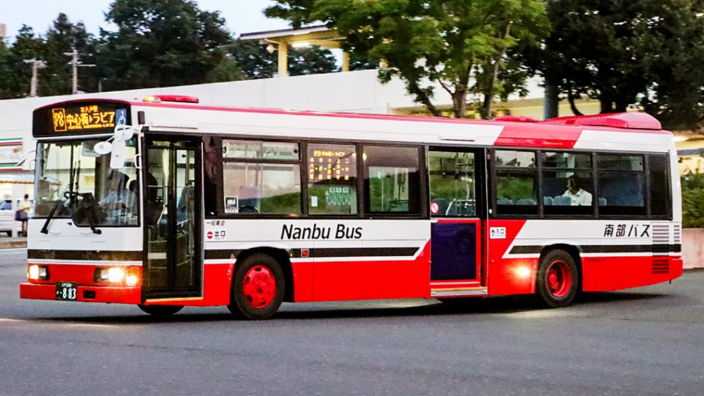<br>●南部バス　八戸200か883　日野KL-HR1JNEE　C20314　撮影者/今関義高<br>路線委譲の関係で、八王子所属のうち10台が途中で西東京バスに転籍し、そこから各地へと散った車両も存在する。これ以外には会津乗合・熊野交通・弘南バスに移籍例が見られる
