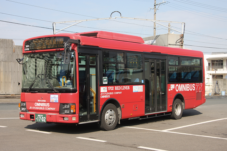 いすゞ PDG-LR234J2改　■331-07602／福岡230あ1702　博多支店／一般路線　6HK1型エンジン搭載の先代エルガミオ。2007年度に前中4枚折戸のワンステップバスを2台、2010年度に前中引戸のノンステップバスを2台購入している
