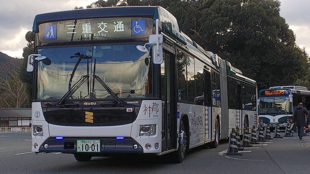 三重交通が四日市市内で「連節バス」の試験走行を実施!!