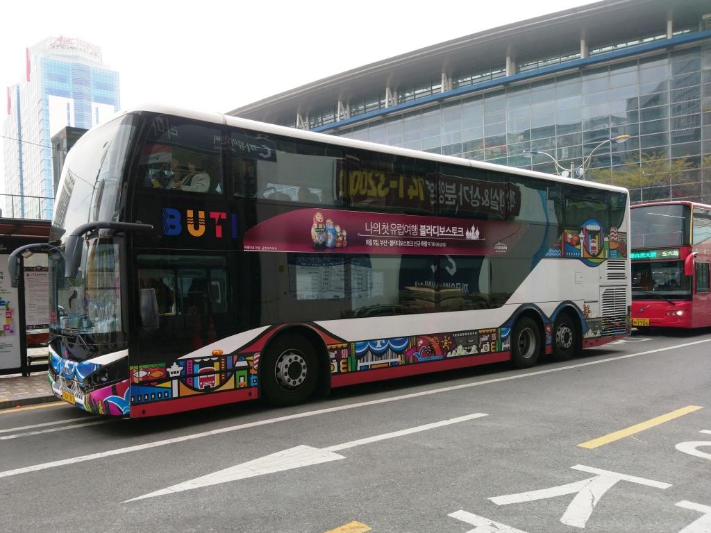 韓国のダブルデッカー定期観光バス