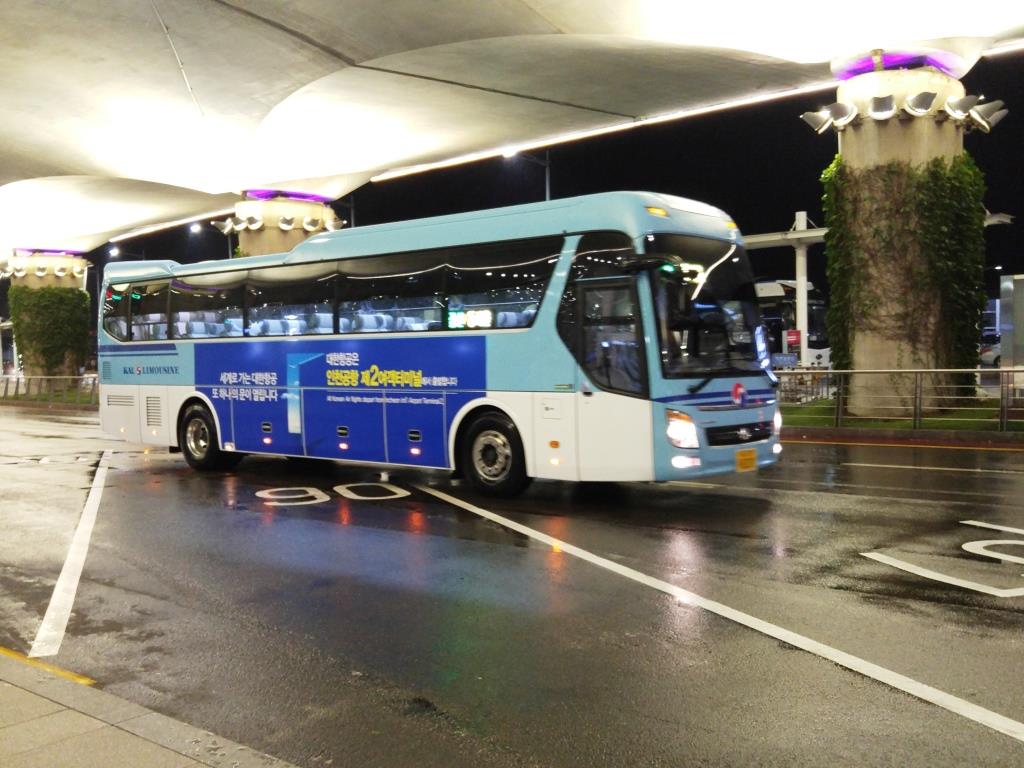 韓国の空港バスはバス事業者も航空会社も運行している