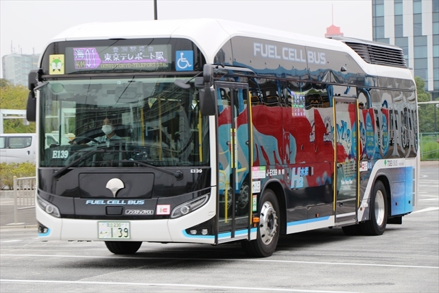 トヨタ・ジェイバスのSORA燃料電池車（都営バス）