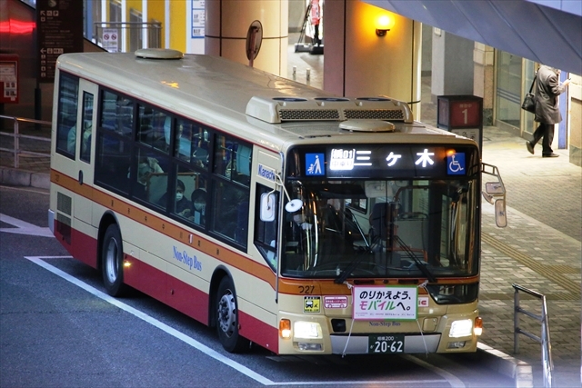 橋本駅には神奈中のバスが次から次へとやってくるので撮りバスにも良い環境だ！