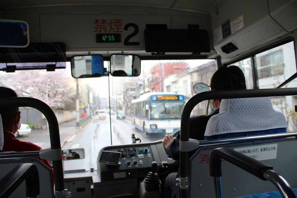 京成バスと行き違う！