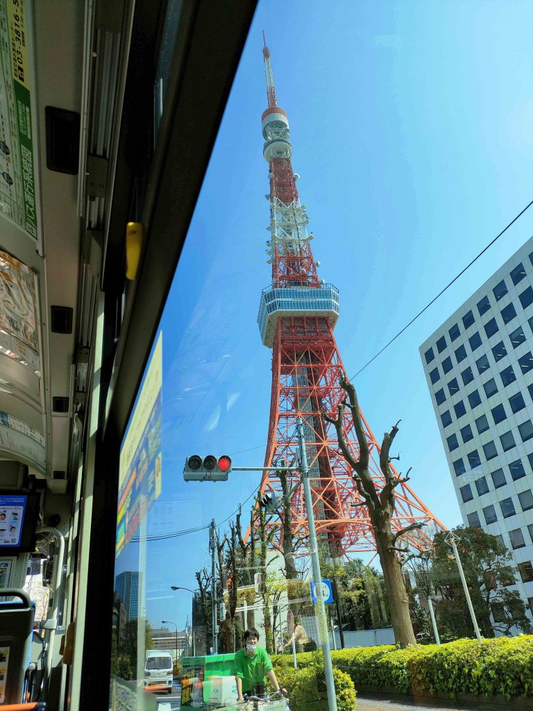バス車内から見える東京タワー