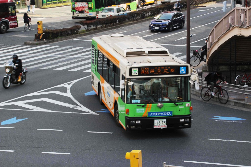混乱必至!?　錦糸町に同じ名前の バス停が2つ！　使い方さえわかれば超便利だった