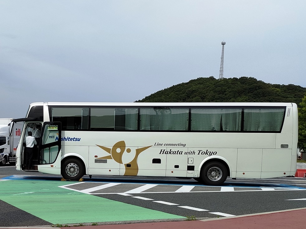 【バス電車対決】東京福岡間はどっちがいい!? 時間・料金・快適性を徹底比較