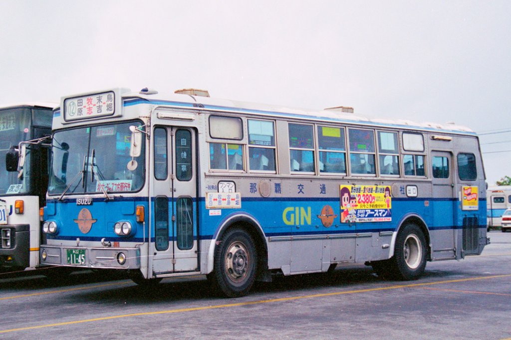 いすゞBU04(那覇交通)。沖縄本島のナナサンマル車は運行事業者ごとに製造メーカーが振り分けられていた