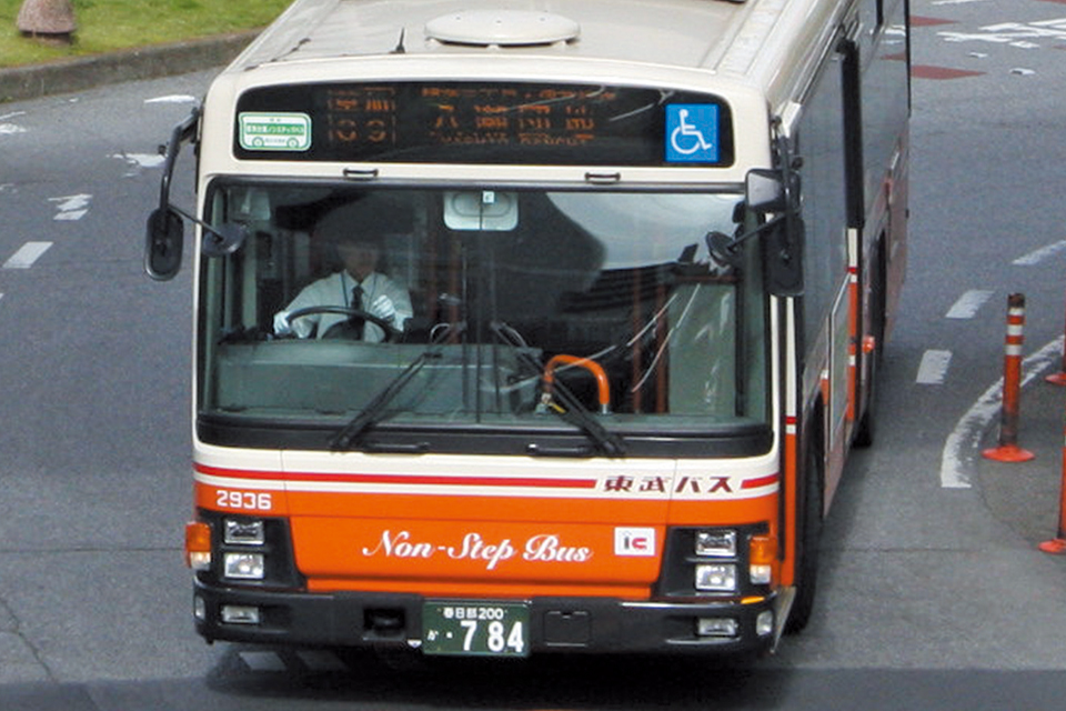 都内・埼玉・千葉・日光エリアの東武鉄道沿線に生活路線を展開する東武バスグループ