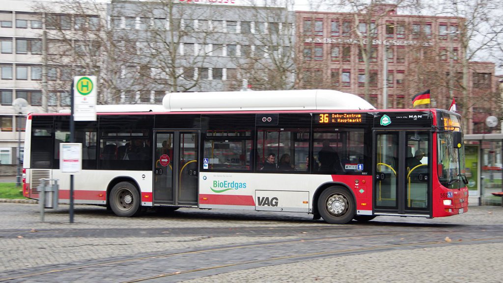 「バス」と呼ぶのは日本と英語圏だけ!!　欧州では「ブス」が主流だって知ってた？
