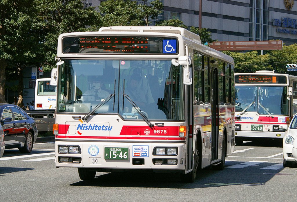 路線バスは通常、同じ県や市町村内で完結する交通手段。