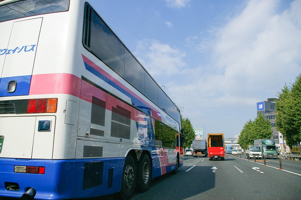 都府県から県へ、ある程度の距離を移動する路線のほどんどが高速バスだ。
