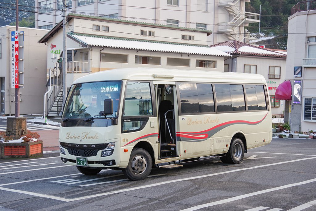 大和観光バス川本美郷線ではマイクロバスが主力
