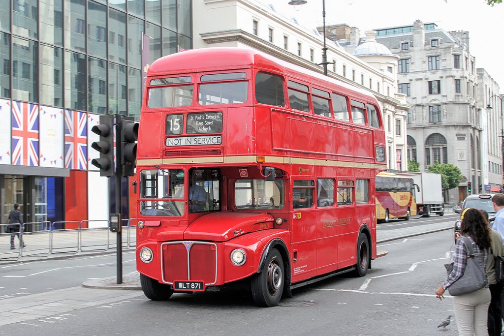 ロンドンバスと聞いてイメージするのはこのカタチ!?
