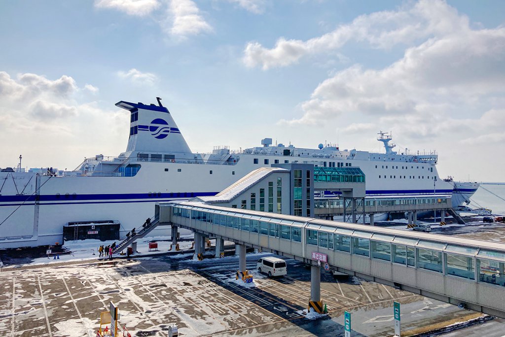 苫小牧西港は北海道〜本州を結ぶ太平洋航路の窓口だ