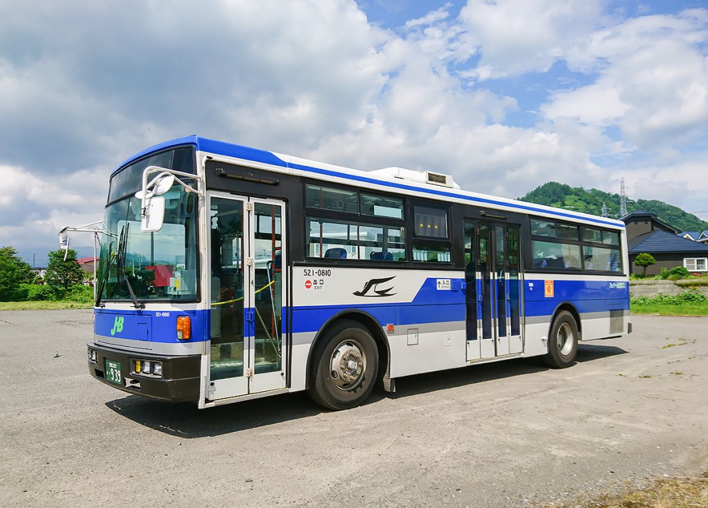 この4枚折戸車は2000年に名古屋の事業者が導入し、その後JR北海道バスへと渡った
