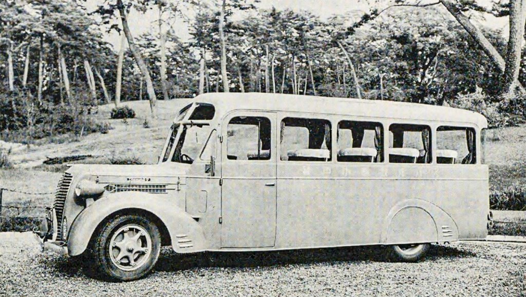 戦前の神戸市営観光バスが導入した専用車両（神戸市電気局刊　市営二十年史　1938より）