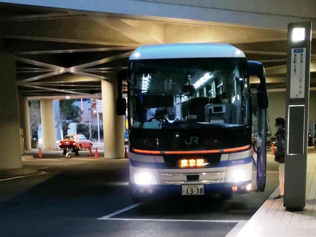 東京駅と東京港を結ぶジェイアールバス関東の路線バス