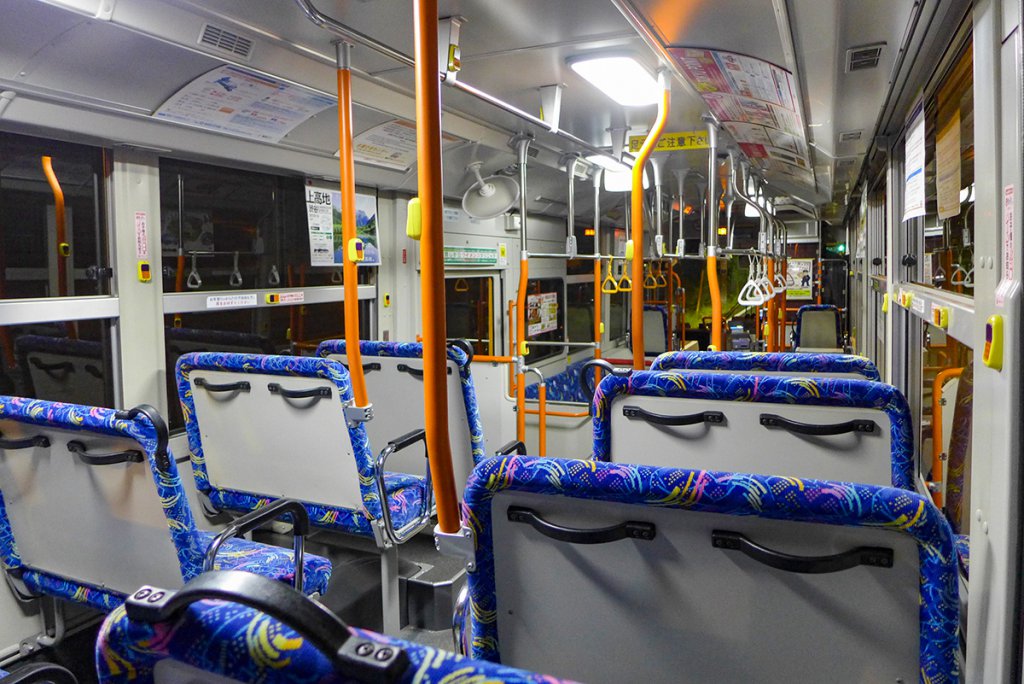 週初めはガラガラ、というのが深夜バスの平均的な光景!?