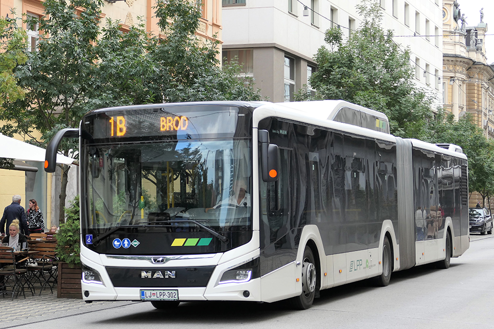 首都リュブリャナの路線バスはICカード所持が必須