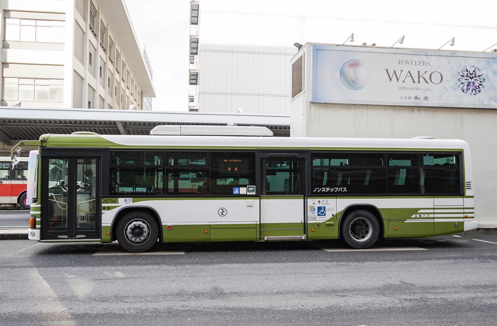 広電バスに在籍している全長11.13mの最長クラス大型路線車