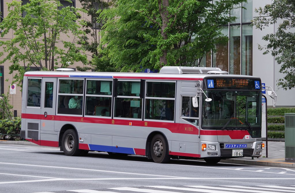 東急バス「東98」系統。2013年まで都営バスとの共同運行を行っていた