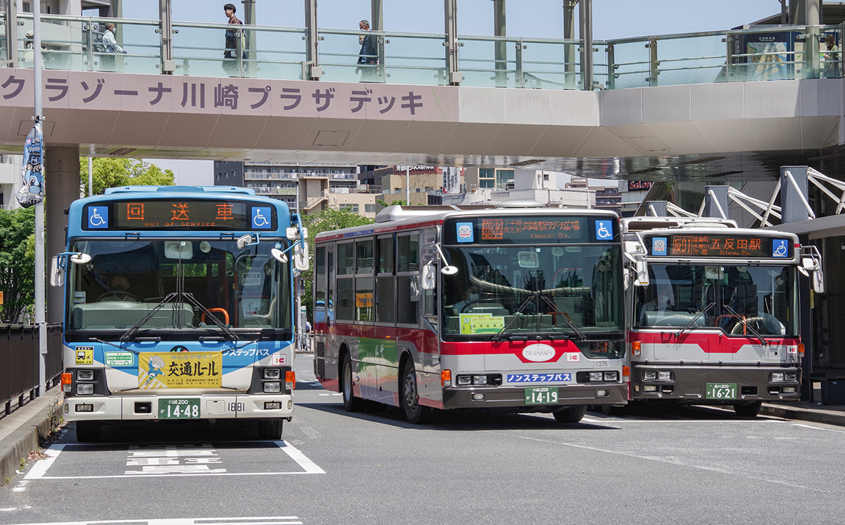 最大で約7万台も活躍!? 全国を走る現役バスの台数変遷が衝撃だぜ 