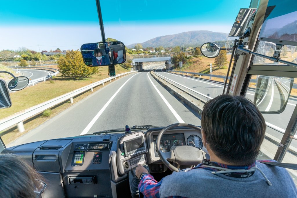 運転士はできれば手運転に集中したいものだ