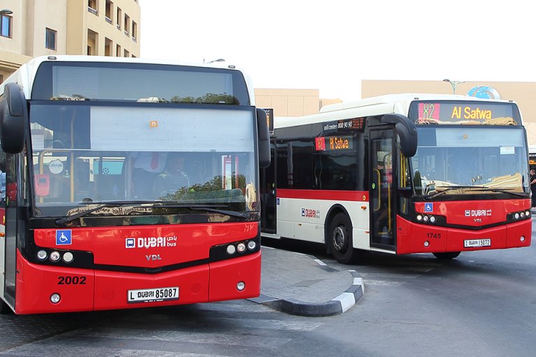 中東の近未来都市・ドバイで活躍するユニークな公共交通機関たち