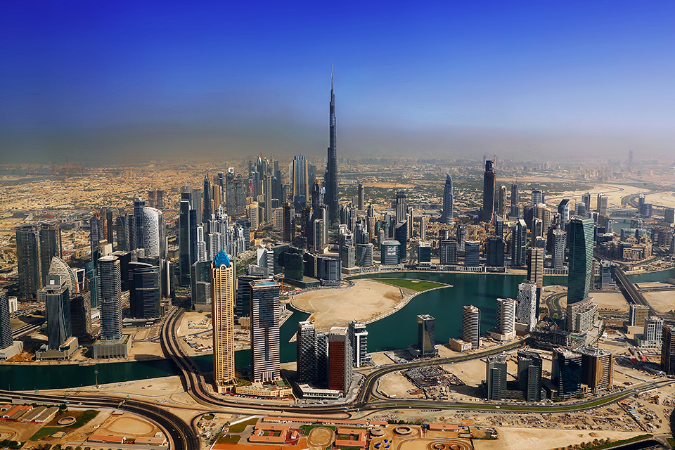 まるで未来都市のような景観のDowntown Dubai地区