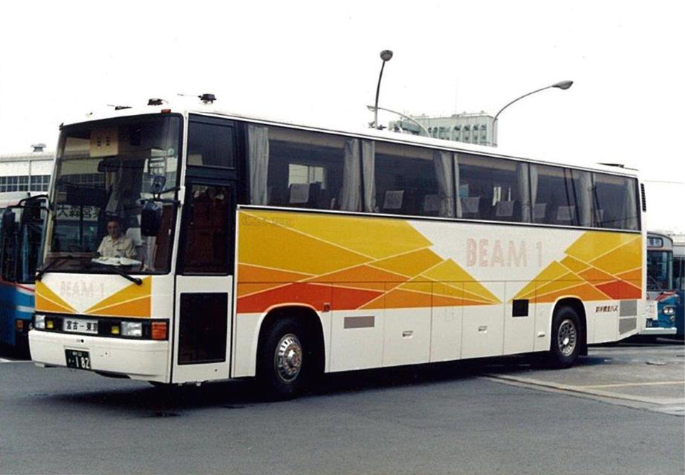 岩手県北自動車。陽が昇るイメージのデザイン