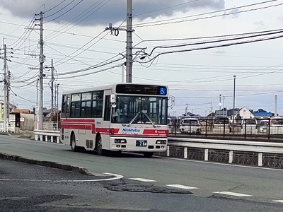 直方営業所のバスが遠賀川駅まで乗り入れる