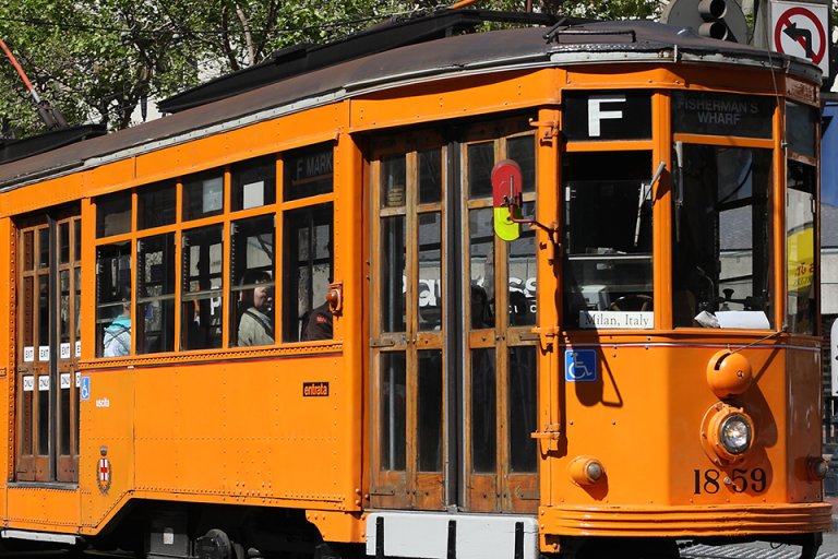 歴史的路面電車にケーブルカー……多くの交通機関が街の顔として活躍するサンフランシスコのバス
