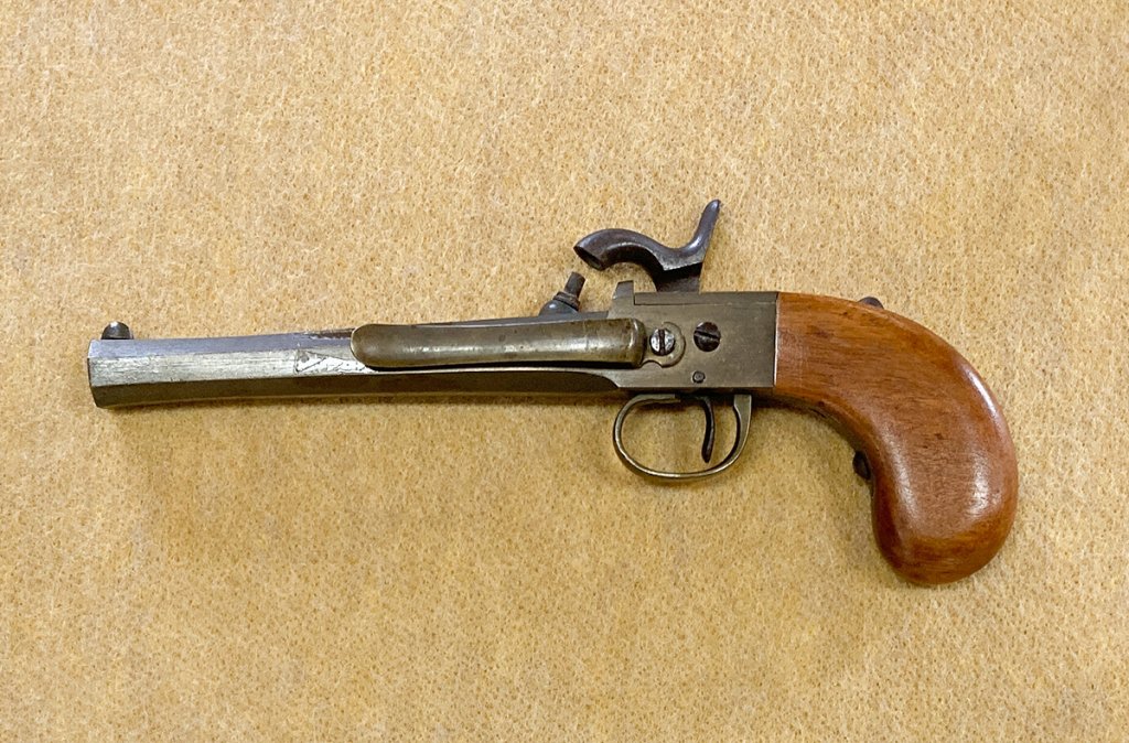 明治初期に郵便局員が携帯していた郵便保護銃