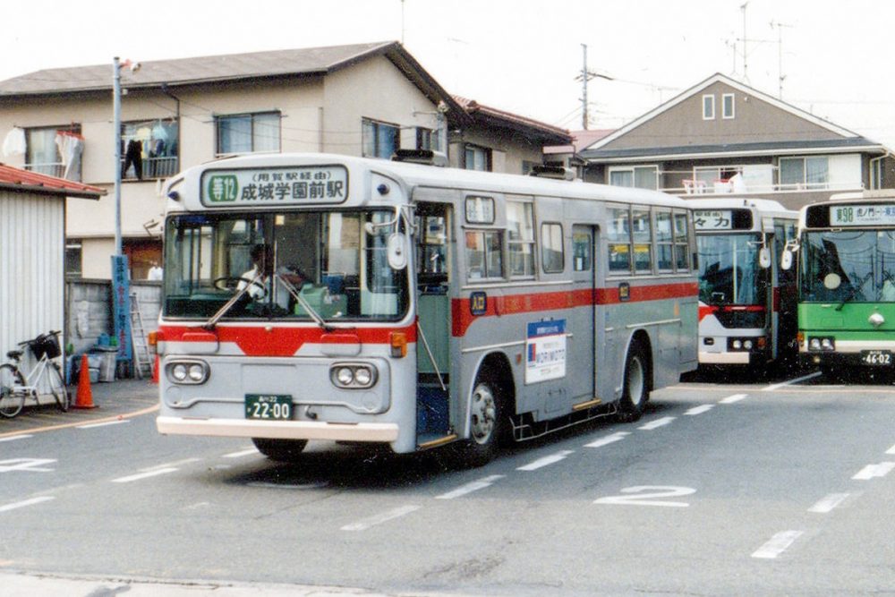 三菱ふそうMP117K、通称ブルドッグは成城学園前駅行きの等12系統で使われていた