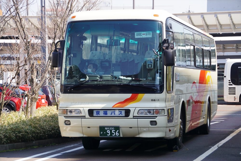 永平寺行きの特急バスはエアロバスのサボ仕様車！