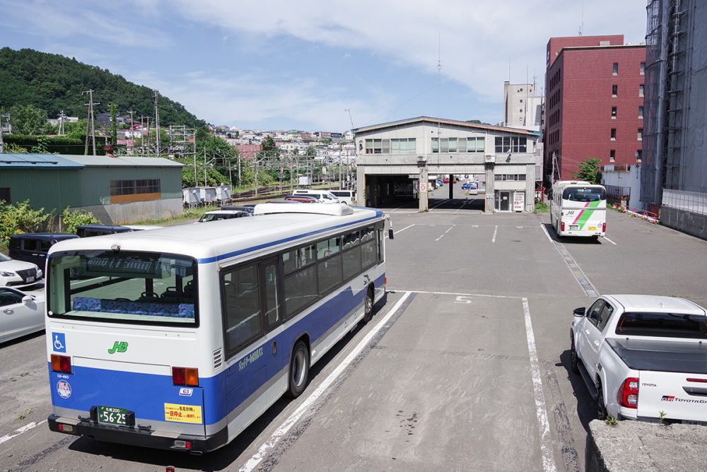 整備場がある路線バスの営業所（北海道）