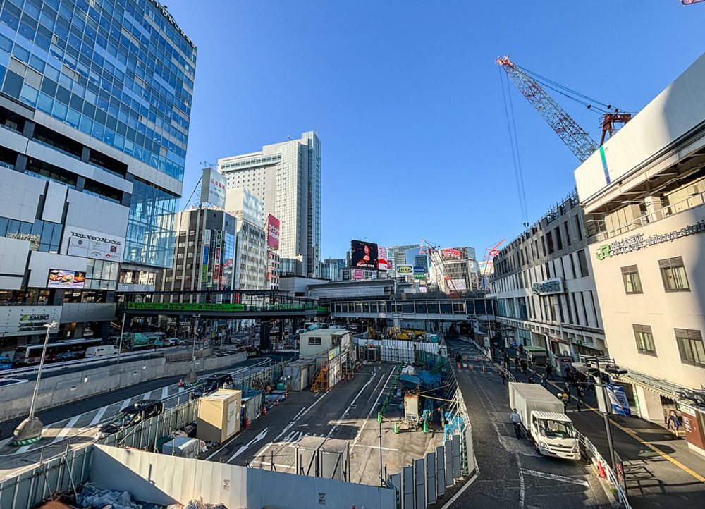 2023年秋頃の渋谷駅西口の様子。写真手前がバス乗り場のあった場所