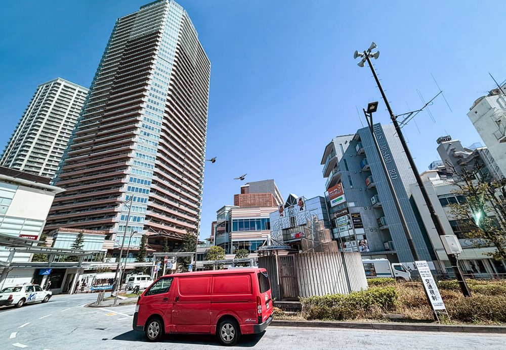 タワーマンションが建つ武蔵小山駅前。長さが自慢のアーケード「パルム」は健在だ
