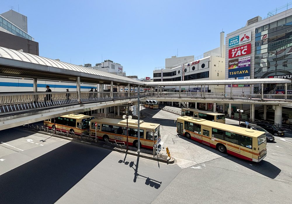 小田急線町田駅の下にある町田バスセンターがスタート地点に