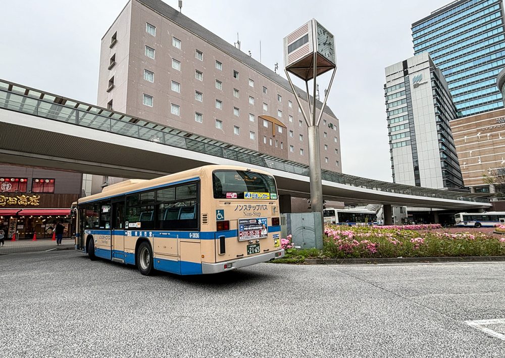 横浜市営バスに乗り換えて川崎駅西口へ