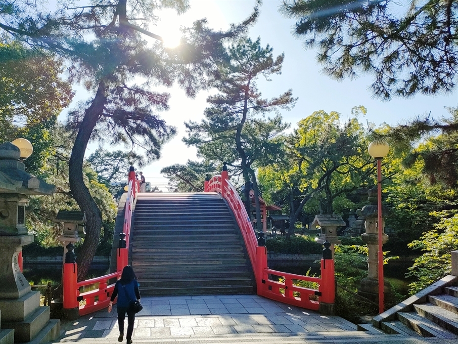 太鼓橋は渡るだけで祓いができる？