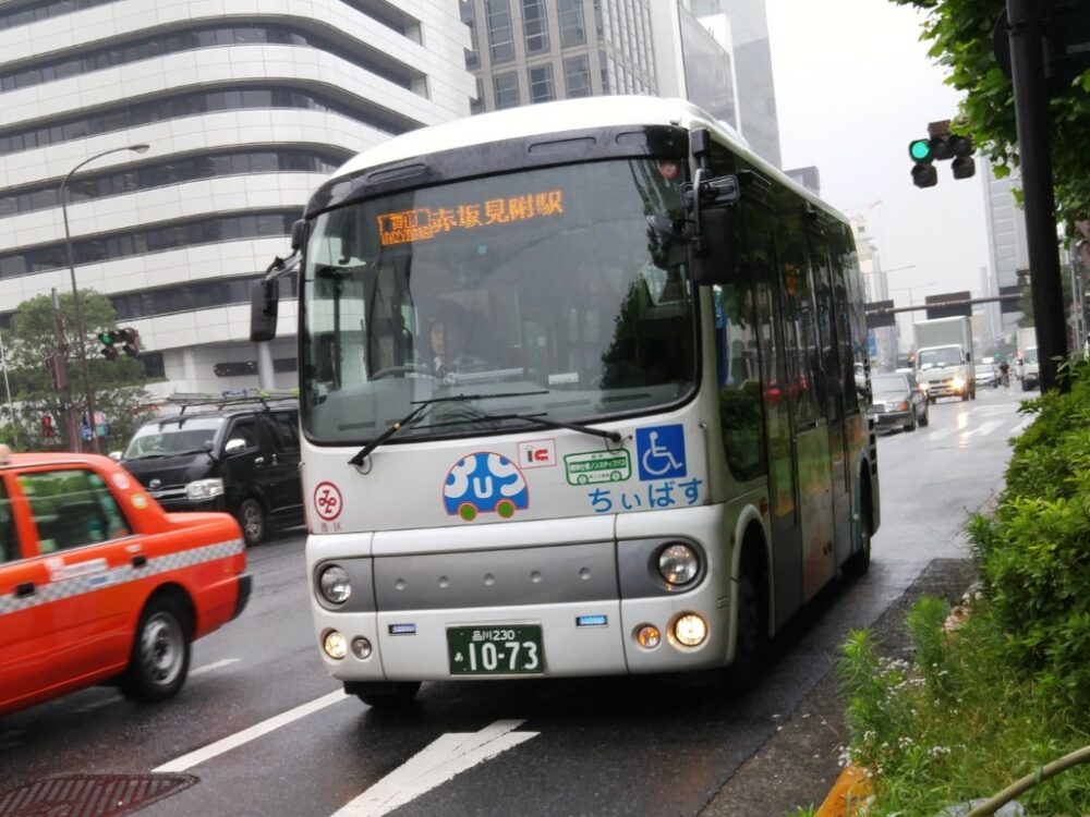 ポンチョは中型免許で運転できる車種もあるが定員が多くほとんどが大型免許が必要