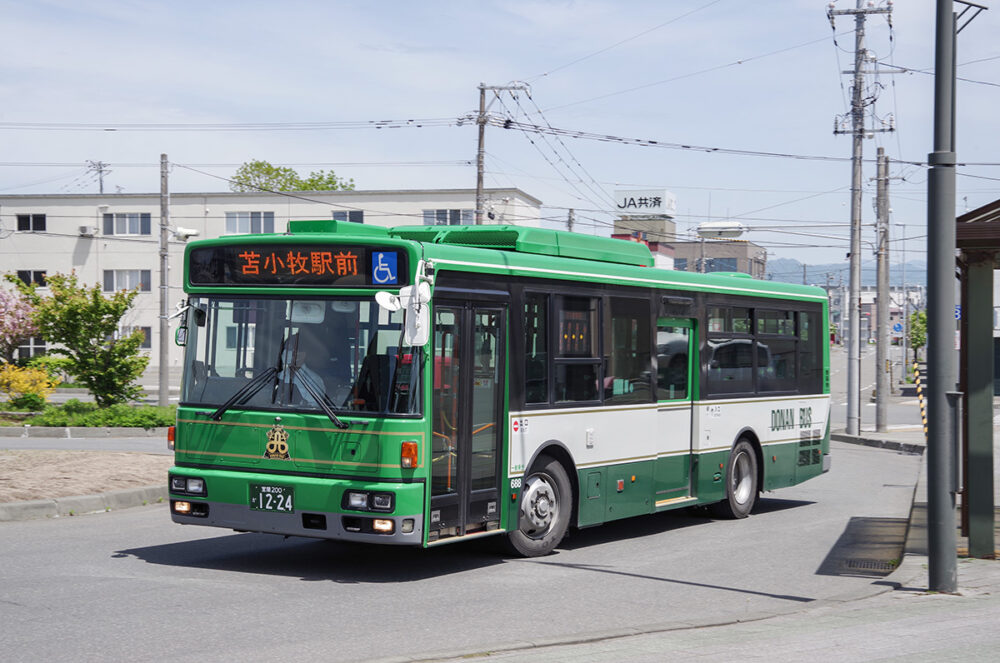 実は元・都営バスだった、道南バスの日産ディーゼル＋西工96MC車体。北海道には2024年に来たばかり