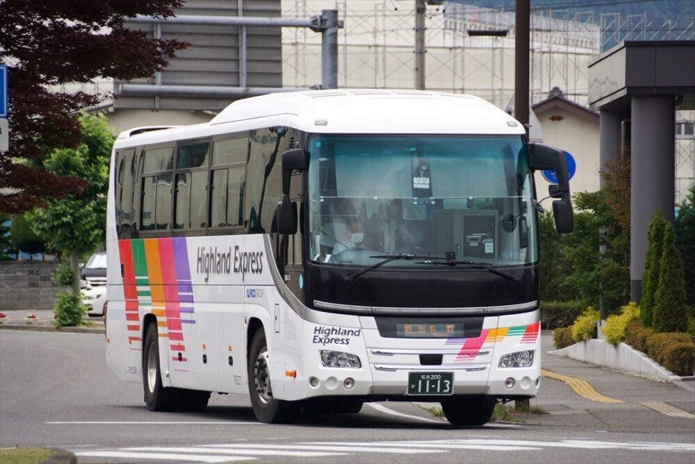 アルピコの県内完結する特急バス「雷鳥ライナー」は新聞配達も担ってるってマジ？