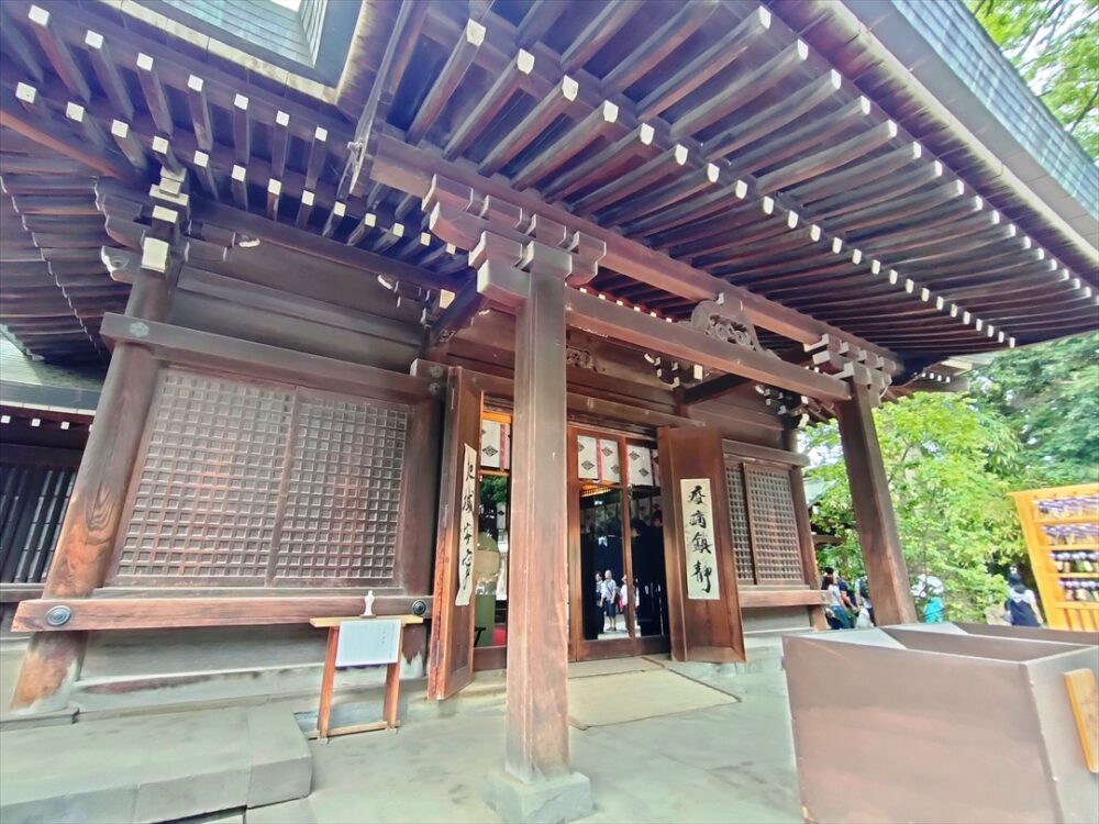 氷川神社の拝殿