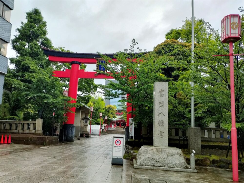 富岡八幡宮の鳥居と社号標