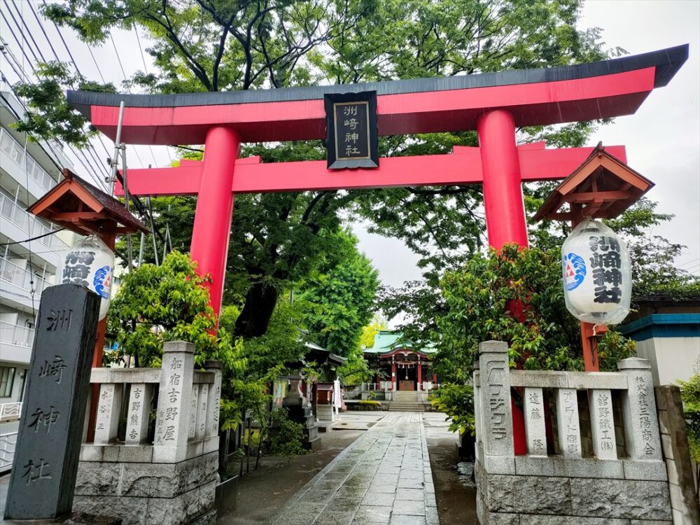 右側はすぐ海だった洲崎神社