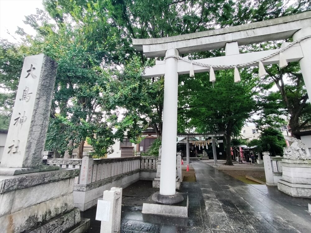 大鳥神社の社号標