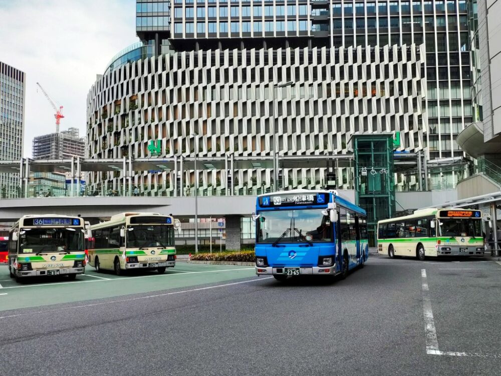 まだ市営カラーも多く残る大阪シティバス